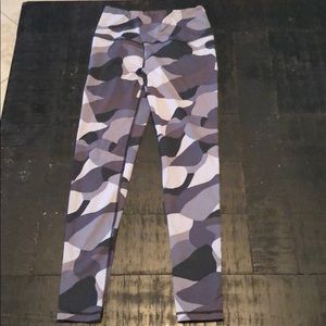 VS Sport Knockout Workout Leggings